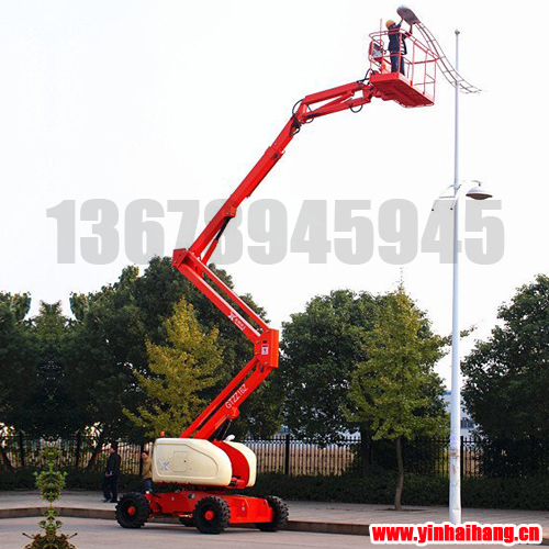 自行式高空作業(yè)車(chē)